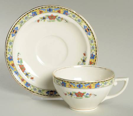 GRI243 Flat Cup & Saucer Set