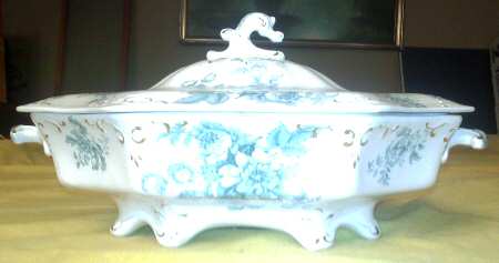 Chatsworth Blue (Gold Accent) Oval Covered Vegetable