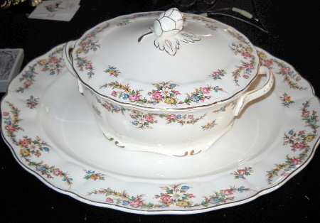 Ludlow (Marborough Shape) Round Covered Vegetable