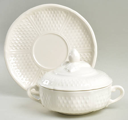 Pont Aux Choux (White) Bouillon Soup and Saucer with Lid