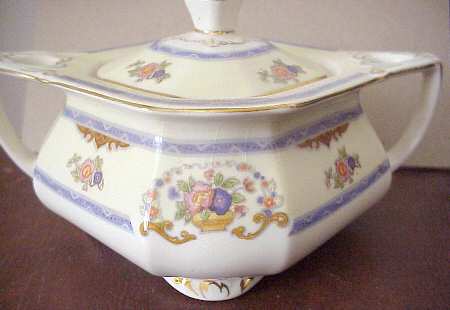 Valois (Gold Trim) Sugar Bowl & Lid