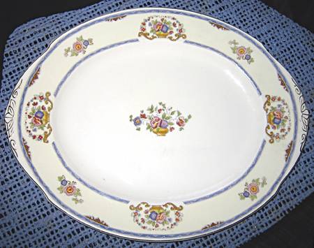 Valois (Gold Trim) 16" Oval Serving Platter