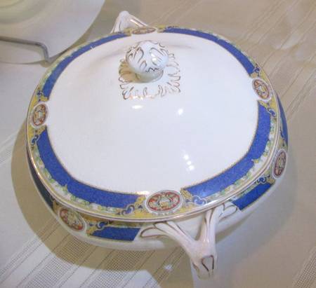 Davenport Round Covered Vegetable
