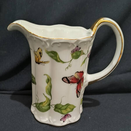 Butterfly Garden 16 Oz Pitcher