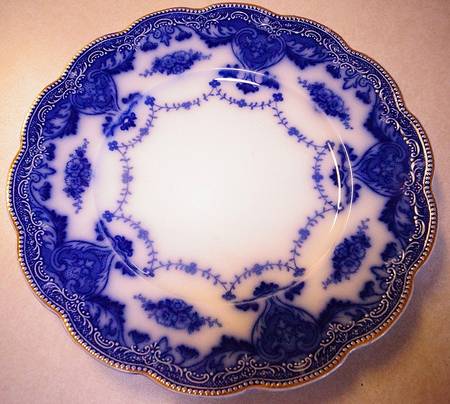 Waverly (Gold Trim) Dinner Plate