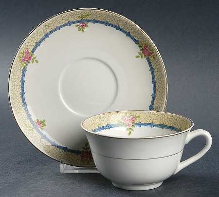 GRI336 Flat Cup & Saucer Set