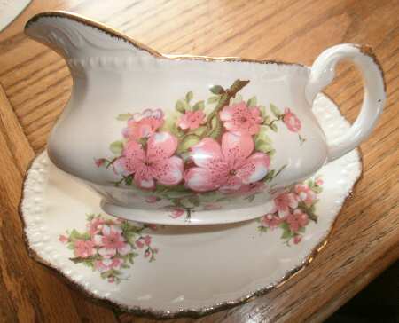 GRI350 Gravy Boat & Underplate
