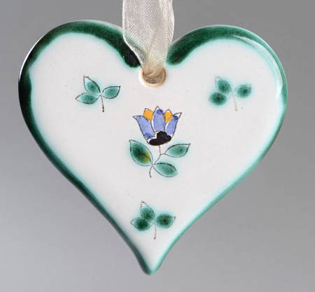 Scattered Blooms Accessories Green Heart Ornament