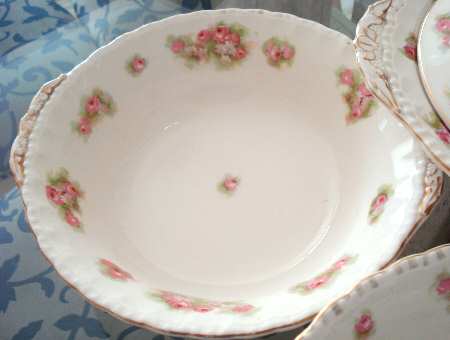 Albion 9" Oval Vegetable Bowl