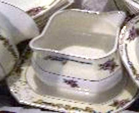 GRI380 Gravy Boat with Attached Underplate