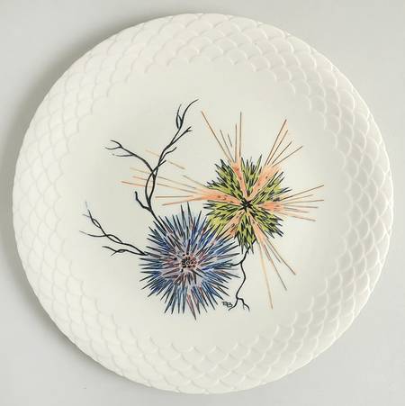 Grand Crustaces (Embossed Scale Border) Dinner Plate
