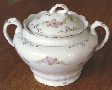 Pembroke Sugar Bowl & Lid