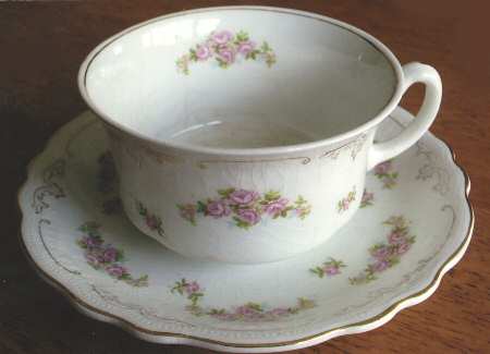 Pembroke Flat Cup & Saucer Set