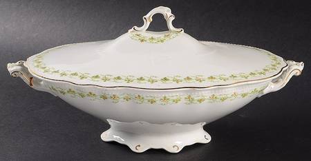 Ivy Oval Covered Vegetable