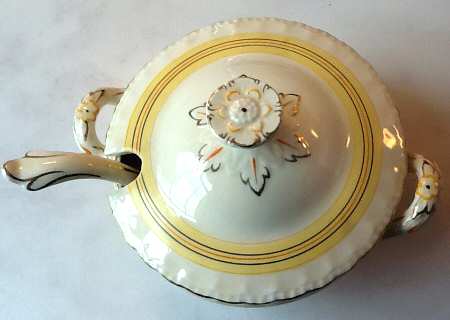 GRI170 Sauce Boat & Lid with Ladle