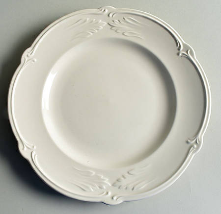 Rocaille Blanc (White) by Faiencerie De Gien