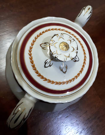 Winchester Sugar Bowl & Lid
