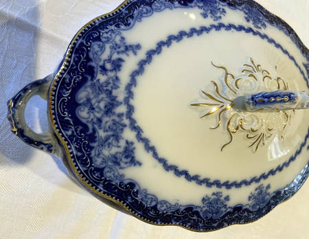 Bretby Oval Covered Vegetable