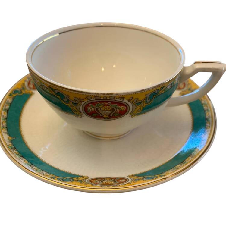 GRI503 Footed Cup & Saucer Set