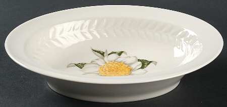 Camellia 9" Oval Vegetable Bowl