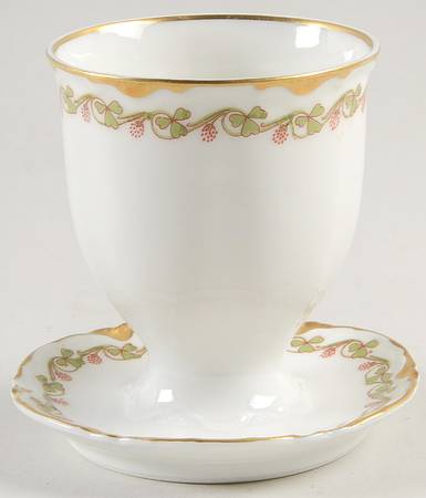 Clover Leaf Egg Cup with Attached Underplate