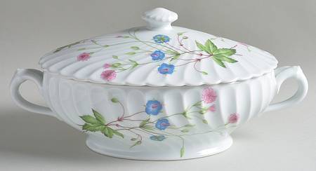 Florence (Newer, Swirl Edge, No Trim) Oval Covered Vegetable