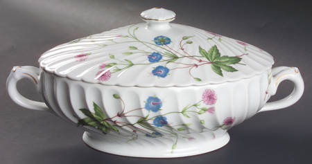 Florence (Newer, Swirl Edge, No Trim) Oval Covered Vegetable