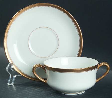 H17 Flat Bouillon Cup & Saucer