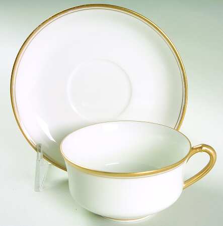 H17 Flat Cup & Saucer Set