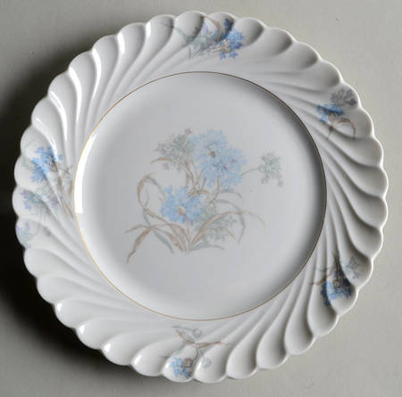 Bergere (Blue Flowers, No Verge Line) Salad Plate