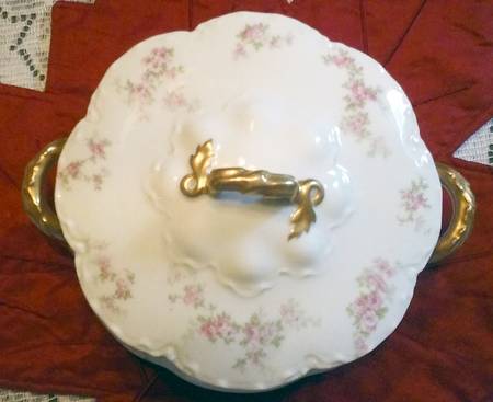 Schleiger 1131 Round Covered Vegetable