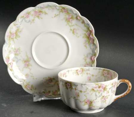 Schleiger 142 Flat Cup & Saucer Set