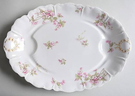Schleiger 241A 17" Oval Platter with Well