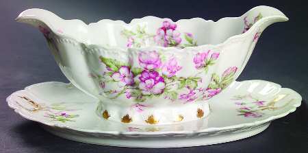 Schleiger 241A Gravy Boat with Attached Underplate