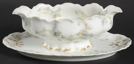 Schleiger 247b Gravy Boat with Attached Underplate