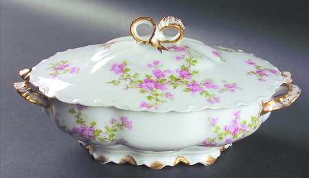 Schleiger 29 Oval Covered Vegetable