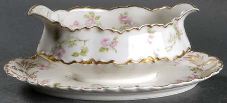 Schleiger 31 Gravy Boat with Attached Underplate