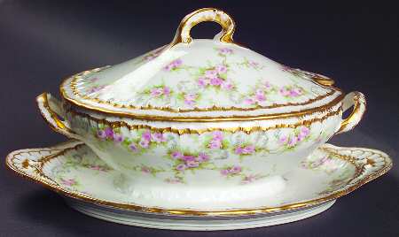 Schleiger 340 Gravy Boat w/Attached Underplate & Lid