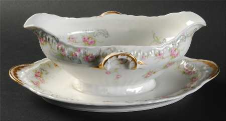 Schleiger 340A Gravy Boat with Attached Underplate