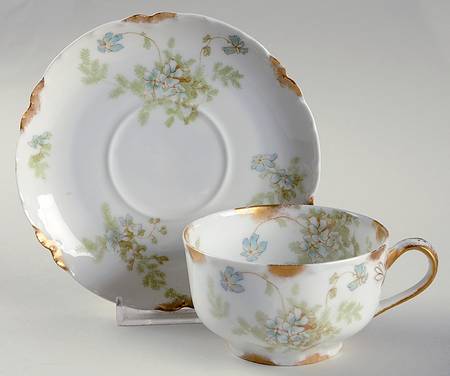 Schleiger 52b Flat Cup & Saucer Set