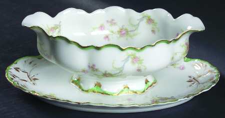 Schleiger 57H Gravy Boat with Attached Underplate