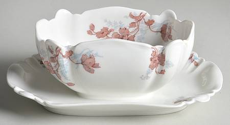 Schleiger 685c Gravy Boat with Attached Underplate