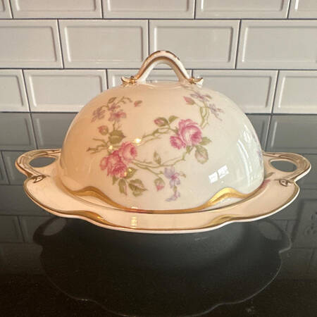 Schleiger 87b Round Covered Butter