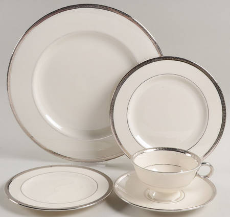 Shelton 40  Piece Estate Set