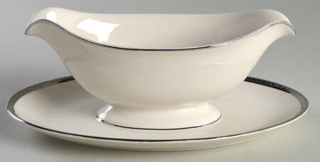 Shelton Gravy Boat with Attached Underplate