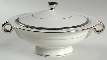 Shelton Round Covered Vegetable