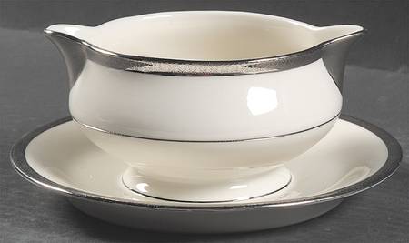 Shelton Gravy Boat with Attached Underplate