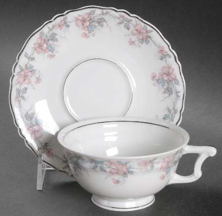 Valence Footed Cup & Saucer Set