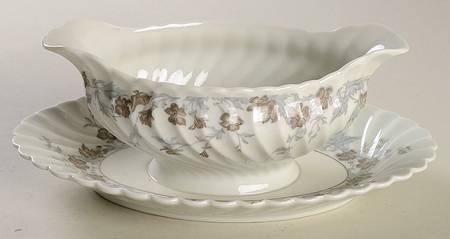 Valmont Gravy Boat with Attached Underplate by Haviland