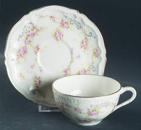 Yvonne Flat Cup & Saucer Set